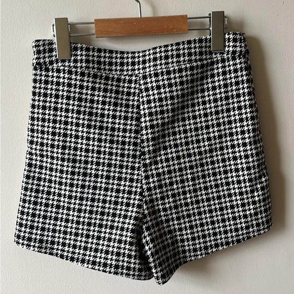 Garage Small size SKORT - Picture 2 of 3